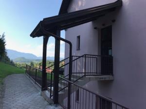 Nadstrešek Letuš 2